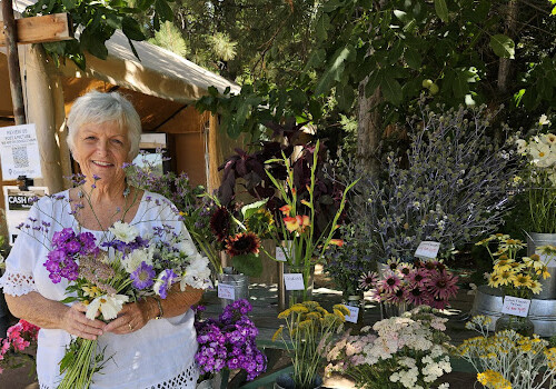 Farmers Pick local fresh cut flower farm - Boise, Idaho USA